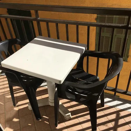 Casa Tiziana 2 Camere, Sala, Cucina, Terrazzo * 文蒂米利亚