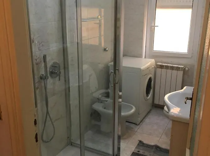 Casa Tiziana 2 Camere, Sala, Cucina, Terrazzo * 文蒂米利亚