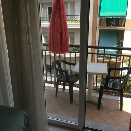 アパート Casa Tiziana 2 Camere, Sala, Cucina, Terrazzo ヴェンティミーリア